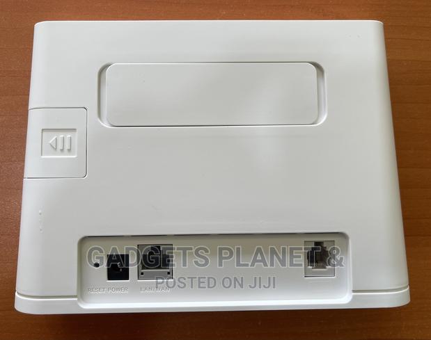 Huawei B311-8a2e Universal 3g/4g Lte 150 MBPS Wi-Fi Router · Photo 4