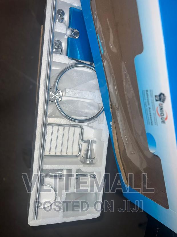 Anti-rust Bathroom Accessories Set - 7pcs · Photo 3