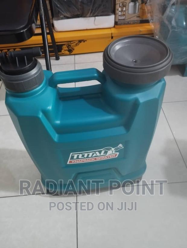 Total Knapsack Sprayer 4 Spray Patterns · Photo 1