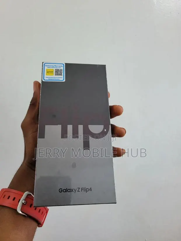 New Samsung Galaxy Z Flip4 256 GB Blue · Photo 1