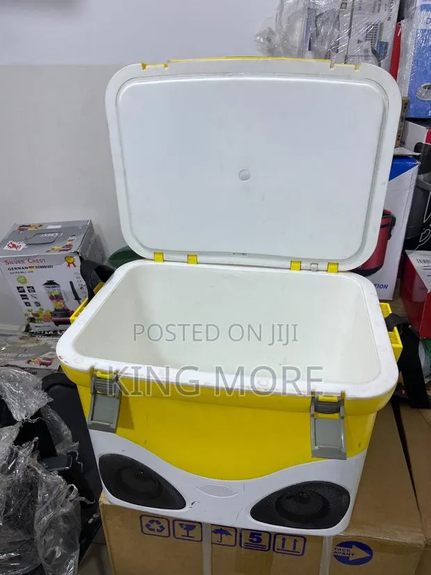 A Nice Durable Cooler With Speakers for Sale · Photo 1