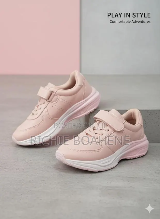 Girls Sneaker Size 35 · Photo 1