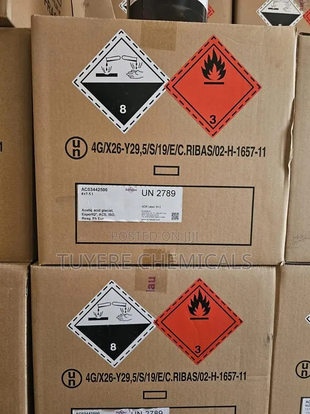 Acetic Acid Glacial 99.9% AR · Photo 2