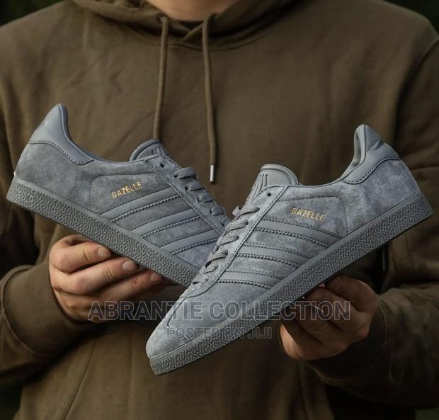 Adidas Gazelle Dark Grey · Photo 2