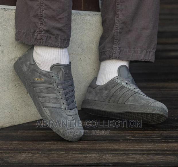 Adidas Gazelle Dark Grey · Photo 3