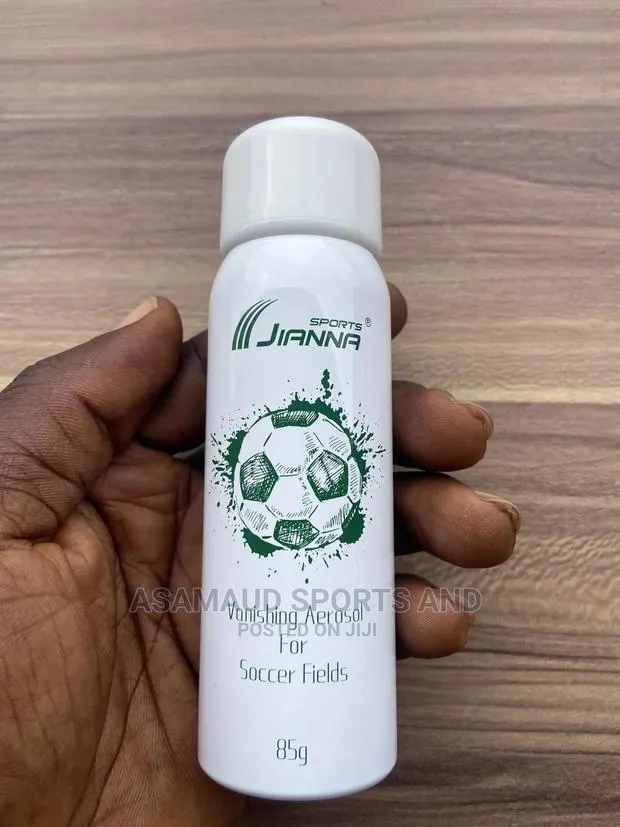 Original Free Kick Spray for Referees at Cool W · Photo 1