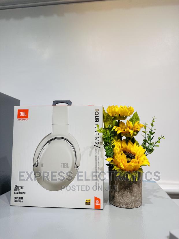 Get a New JBL Live 660 Headphones · Photo 1