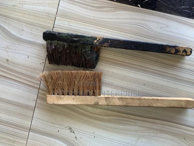 Damproof Bitumen Brush · Photo 2