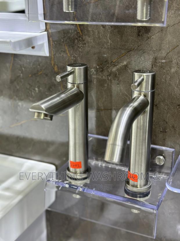 Cabinet Basin Mirror_wall Hung Basin Complete Set · Photo 3
