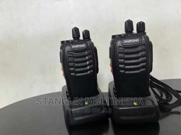 Walkie Talkie · Photo 1