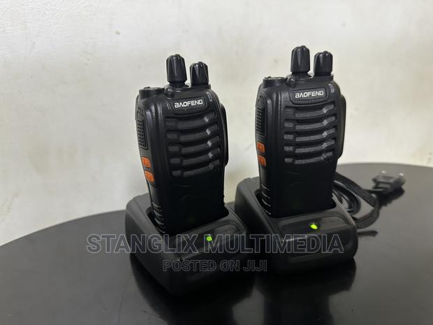 Walkie Talkie · Photo 4