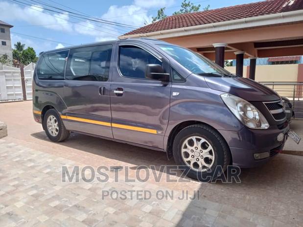 Car Rental Services- HYUNDAI STARES FOR RENT- 12 Seats Bus · Photo 2