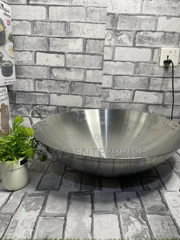 55cm Stainless Steel Wok Pan · Photo 5
