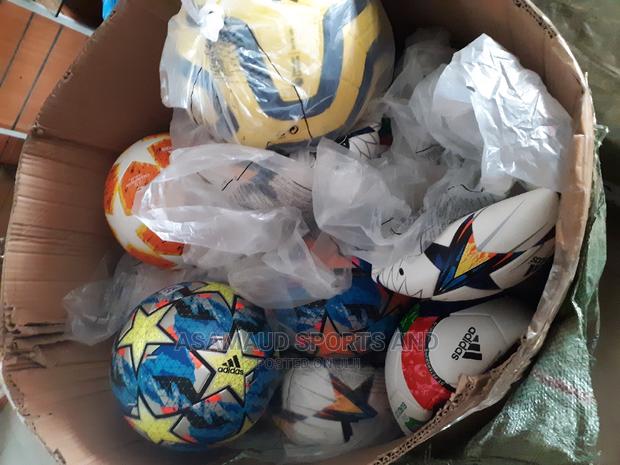 Original Football At Cool Price · Photo 2