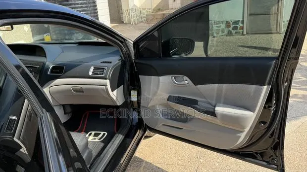 Honda Civic LX 4dr Sedan (1.8L 4cyl CVT) 2014 Black · Photo 1