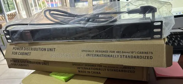 8 Way Power Distribution Unit for 19" Cabinet ( Pdu ) · Photo 1
