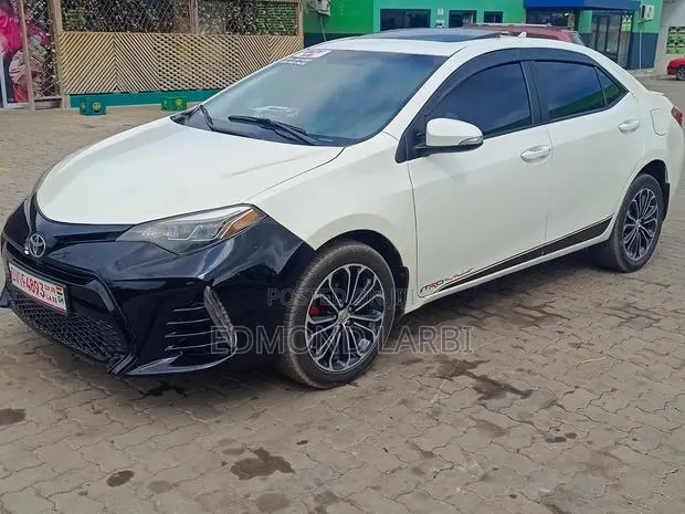 Toyota Corolla 2016 White · Photo 1