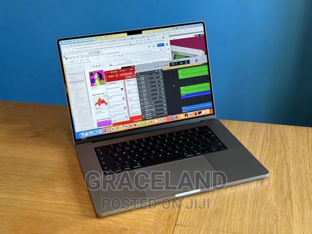 New Laptop Apple MacBook Pro 16GB Apple M2 SSD 1T · Photo 2