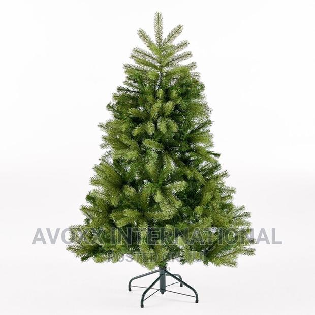 4.5-Ft Mixed Spruce Hinged Artificial Christmas · Photo 1