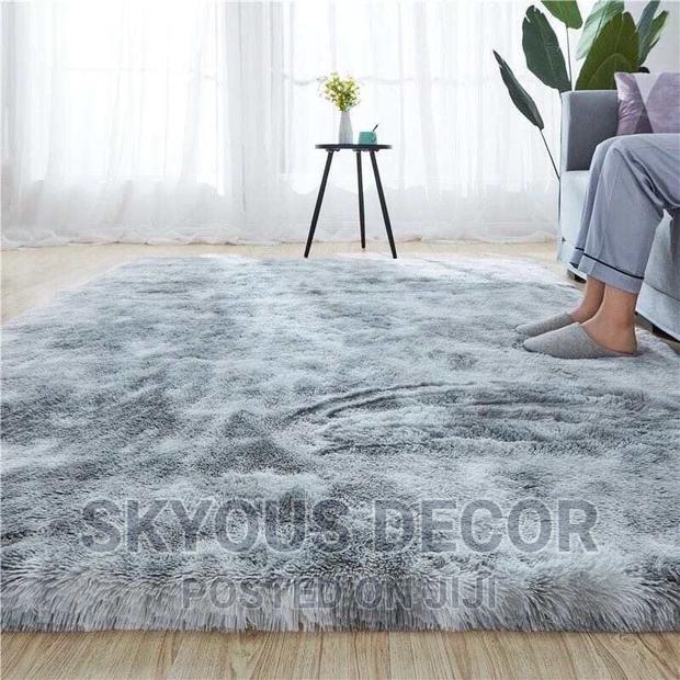 Fluffy Center Carpet · Photo 1