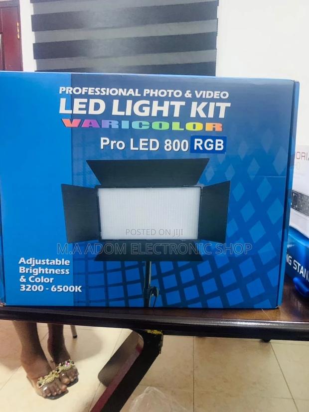 Newly in Stock Professional Photo and Video Led Light Kit · Photo 1