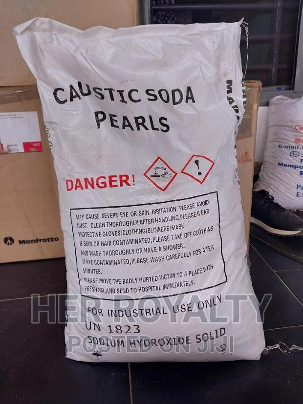 Caustic Soda Pearls · Photo 2