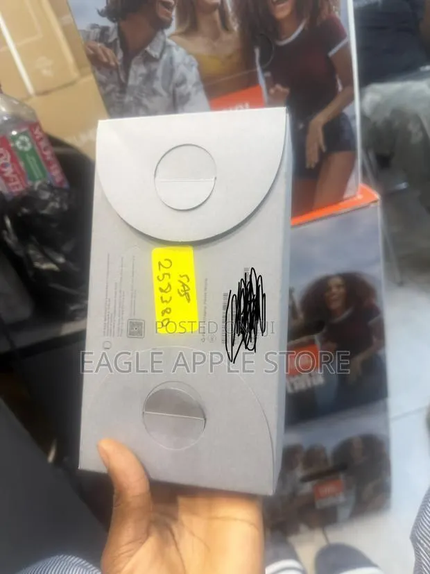 Apple Watch Ultra 4 · Photo 1