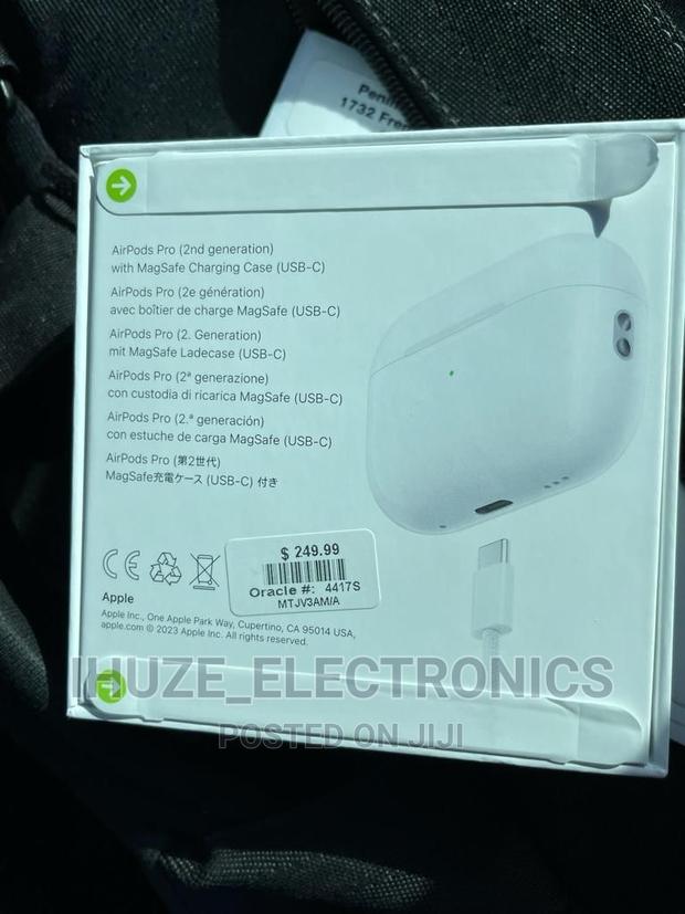 Airpods Pro (2nd Gen) With Magsafe Charging Case (Usb‐C) · Photo 2