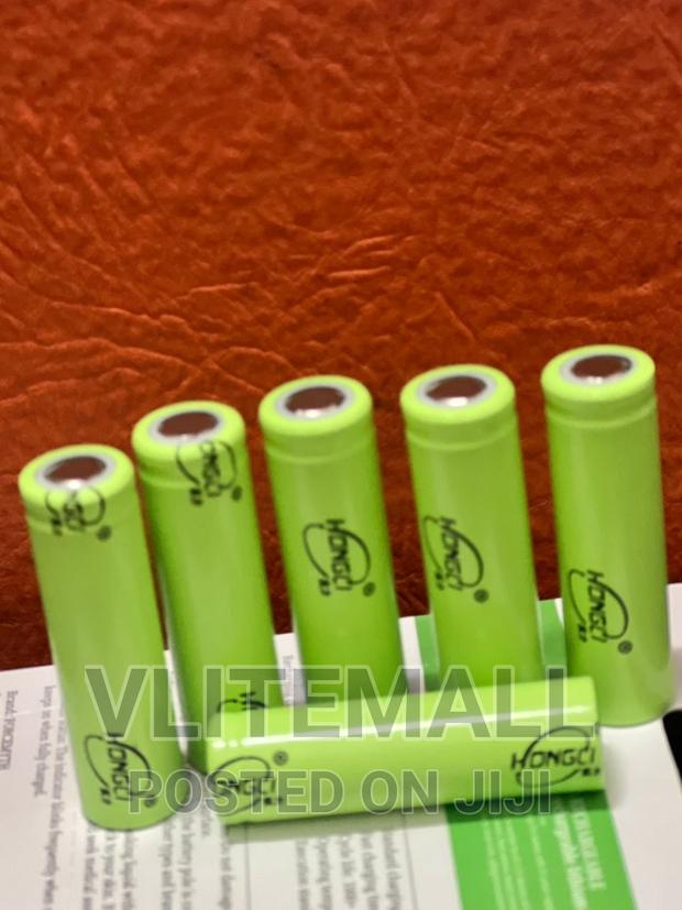 3.7V Flat Top Rechargeable Battery · Photo 3