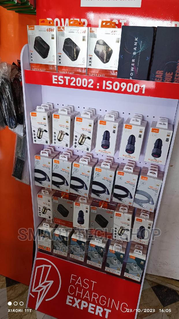 65 Watts LDNIO Heavy Duty Power Adapter Laptops, Phones, Tab · Photo 6