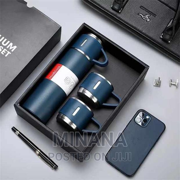 Beverage Flasks · Photo 1