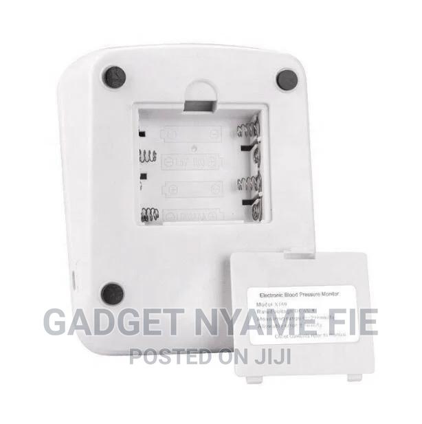 Electronic Sphygmomanometer Upper Arm Blood Pressure Monitor · Photo 3