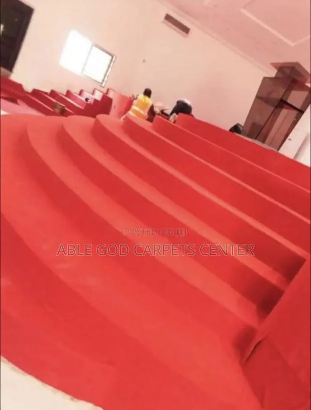 Red Woolen Carpets / Red Carpet for Church Altar and Outdoor · Photo 1