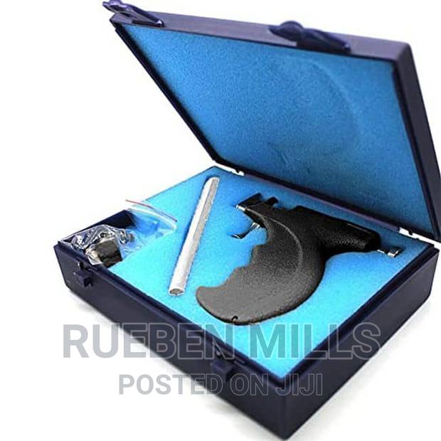 Piercing Gun Machine · Photo 2
