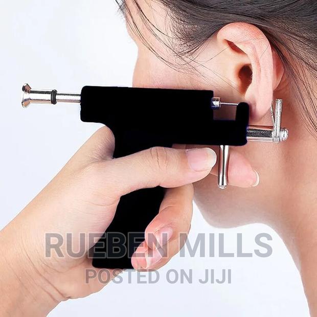 Piercing Gun Machine · Photo 1