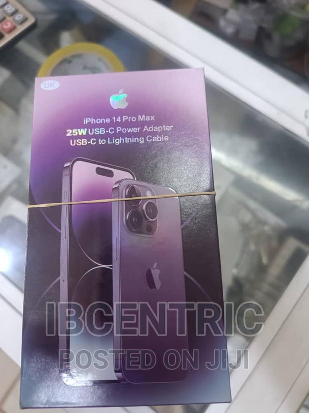 iPhone 14 Pro Max Type C Power Adapter · Photo 1