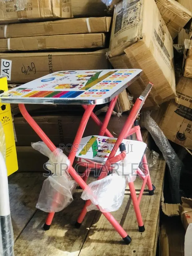 Table And Chair For Kids · Photo 2