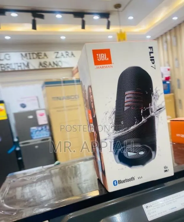 Super Adorable JBL Flip 7 Wireless Speaker(Black) · Photo 1