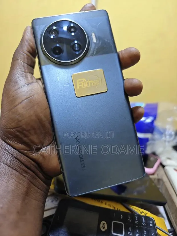 Tecno Spark 20 Pro Plus 256 GB · Photo 1