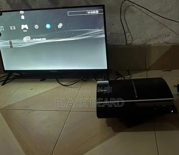 PS3 Console With One Controller · Photo 1