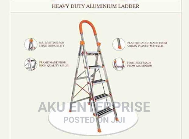 Foldable 5 Steps Ladder · Photo 2