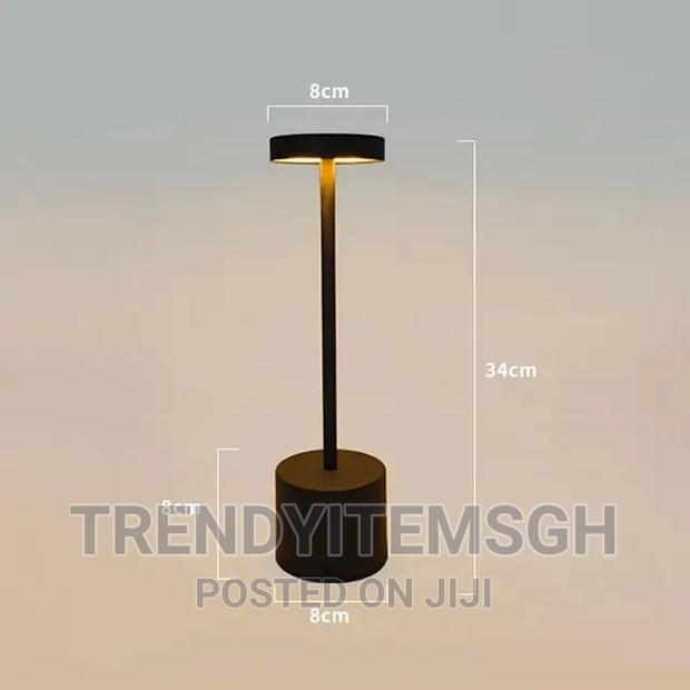 Wireless Recharge Led Light Desk Table Lamp · Photo 4