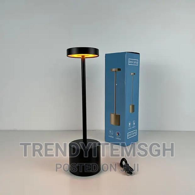 Wireless Recharge Led Light Desk Table Lamp · Photo 3