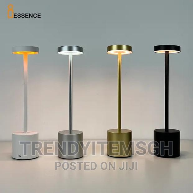 Wireless Recharge Led Light Desk Table Lamp · Photo 2