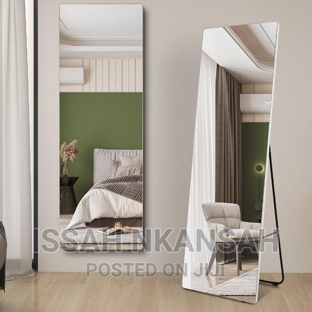 Standing or Wall Mirror · Photo 1