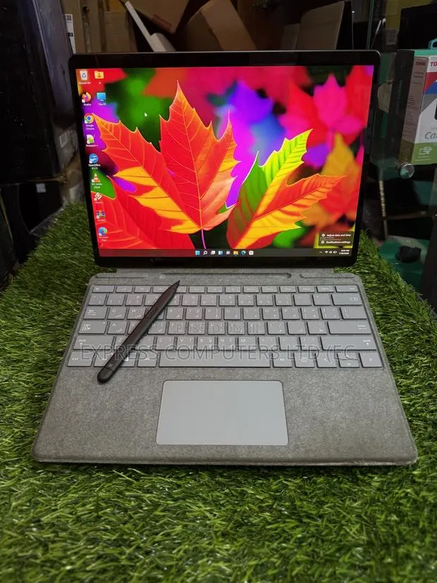 Laptop Microsoft Surface Pro 9 16GB Intel Core i7 SSD 512GB · Photo 1