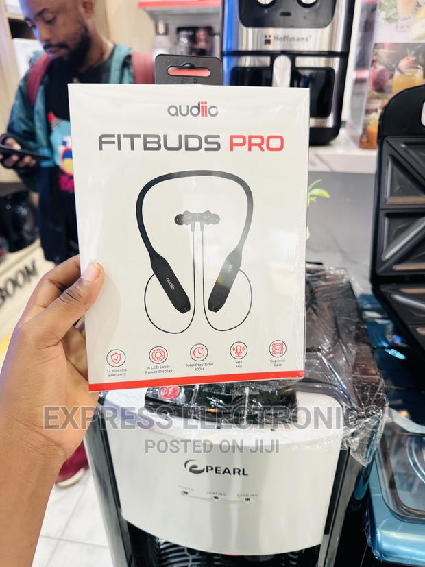 3D Fashion Audiio Fitbuds Wireless Neckband-Black · Photo 1