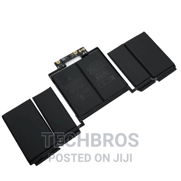 Macbook Pro Battery 13 Inches 2018 - 2019, A1989/2159 · Photo 1