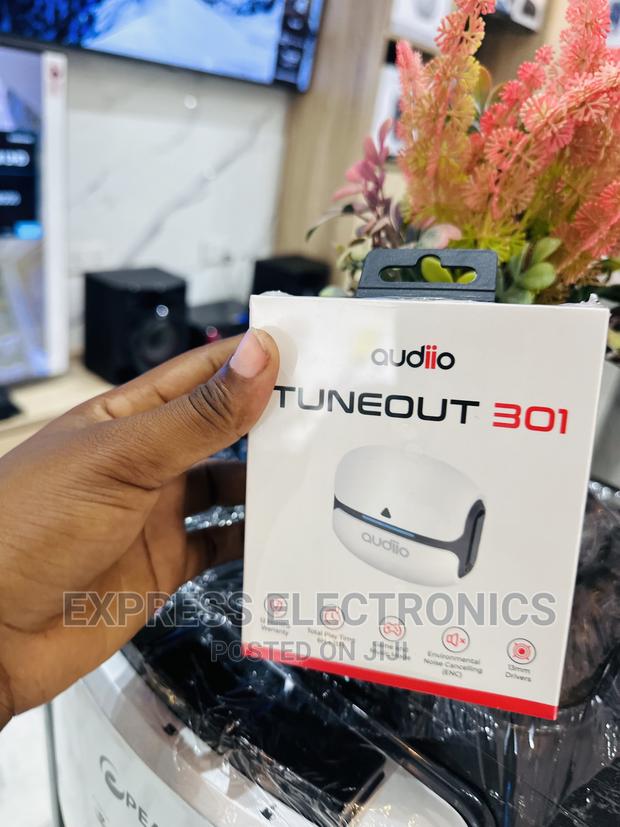 Clear Sound Quality Audiio Tuneout 301 White · Photo 1