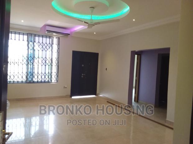 3bdrm Apartment in Bronko Housing, Spintex for rent · Photo 2